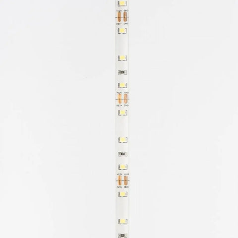 LED STRIP IP54 lähikuva LED-nauhan yksityiskohdista, jaollinen 5 cm välein.