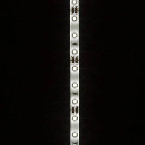 LED STRIP IP54 12V LED-nauha valaistuna mustalla taustalla, 60W.