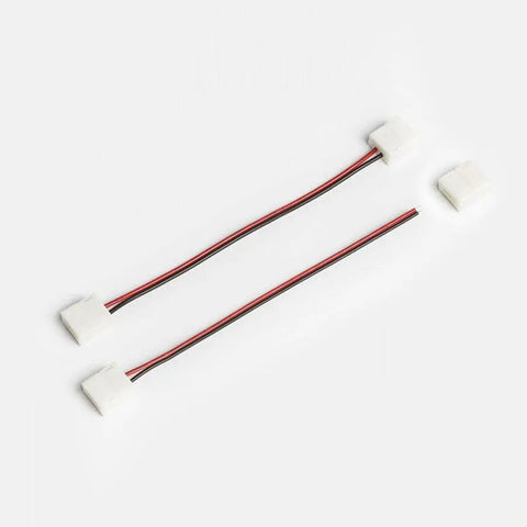 LED STRIP IP54 liitin, nopea ja vakaa kytkentä kosteisiin tiloihin tai ulkokäyttöön.