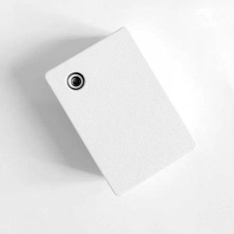 Pinta-asennettava valkoinen DARK SENSOR hämäräkytkin, 230V, IP44, sensori näkyvissä.