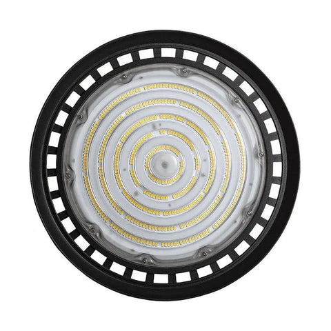 Lähikuva MEGALOS PRO 35 LED-paneelista, 32000 lm valovirta ja tehokas valaistusratkaisu.