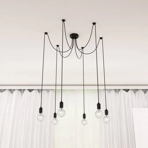CINDY VI -riippuvalaisin minimalistisella designilla ja mustilla johdoilla, luo modernin ja tyylikkään ilmeen sisustukseen.
