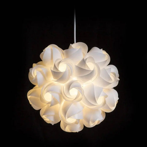 Valaistu COCO-riippuvalaisin pehmeällä LED-valolla