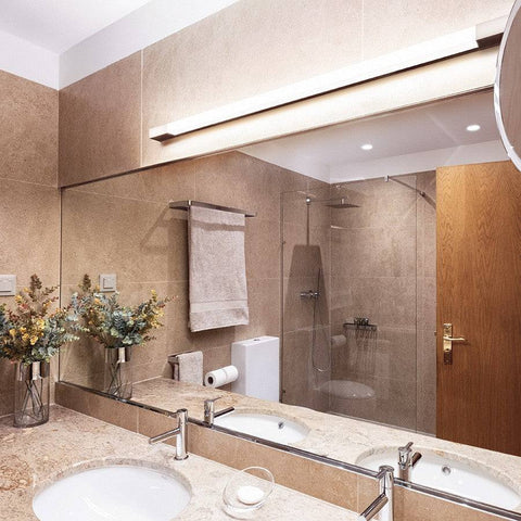 AMENITY 120 Seinävalaisin – Pitkänomainen LED, Krominen, IP44 - Nordic Lumen