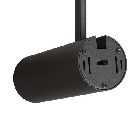 Musta ja valkoinen FOCUS 12 LED-valaisimet vierekkäin, näyttäen eri asennustavat.