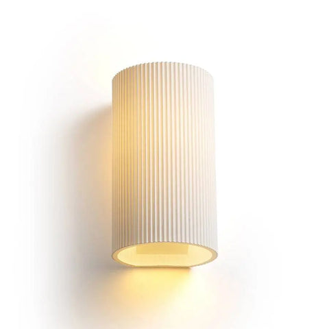 CALLUM RL2 250 seinävalaisin valaistuna, lämmin ja pehmeä valo, ekologinen 3D-tulostettu design.