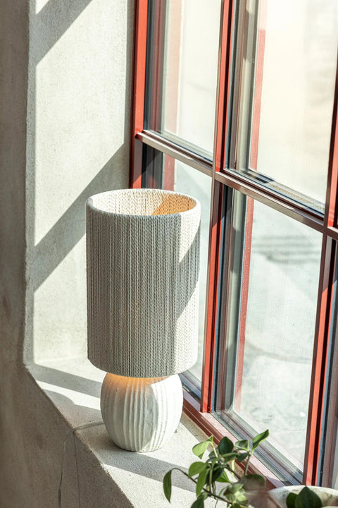 Markslöjd VIELA – pöytävalaisin, beige – sisustuskuva