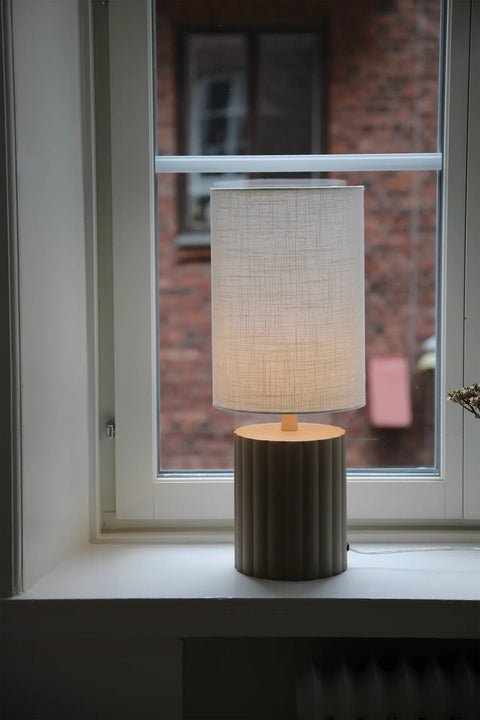 Markslöjd CAN – pöytävalaisin, valkoinen/beige – sisustuskuva