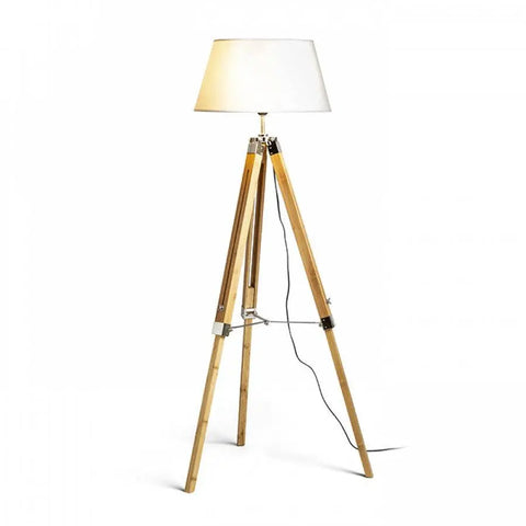 ALVIS lattiajalusta, bambu ja valkoinen varjostin, elegantti ja luonnonläheinen valaistusratkaisu.

