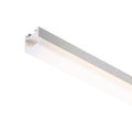 LED-profiili D, pinta-asennettava, mukana diffuusori ja lisävarusteet tehokkaaseen valaistukseen.