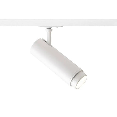 Valkoinen FOCUS 20 LED valonheitin 1-vaihekiskolle, sivunäkymä – Esittää valkoista putkimaista FOCUS 20 LED valonheitintä asennettuna 1-vaihekiskoon sivulta katsottuna.