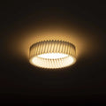MARENGA RW1 LED-valaisin valaistuna, lämmin 3000K valo kipsilevykatossa.